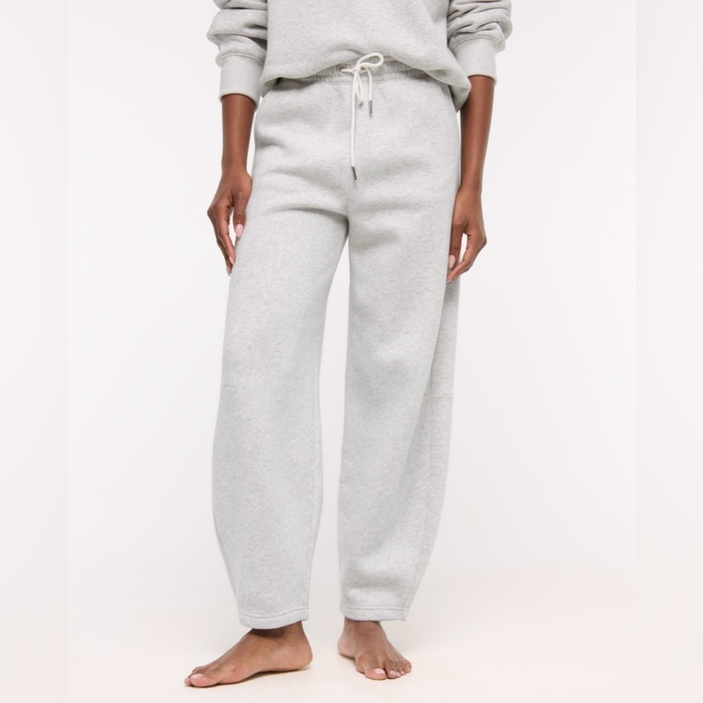 Abercrombie & Fitch barrel Sunday sweatpants